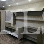 Шкаф в гостиную в стиле минимализм цвета Серый камень / Белый глянец, Серый камень (4 двери) Фото 3