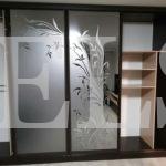 Шкаф с пескоструйным рисунком в стиле модерн цвета Венге, Перламутр / Серебро (4 двери) Фото 2