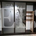 Шкаф с пескоструйным рисунком в стиле модерн цвета Венге, Перламутр / Серебро (4 двери) Фото 4