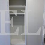 Шкаф в прихожую в стиле неоклассика цвета Белый / Белый (3 двери) Фото 3