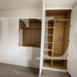 Шкаф в гостиную в стиле минимализм цвета Дуб баррик светлый / Белый (7 дверей) Фото 5