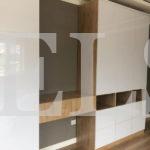 Распашной шкаф в стиле минимализм цвета Дуб галифакс натуральный / Белый глянец (8 дверей) Фото 8