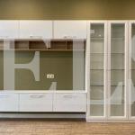 Стеклянный шкаф в стиле неоклассика цвета Белый, Дуб шамони темный / Белый (6 дверей) Фото 1