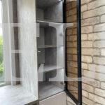 Шкаф вокруг окна в стиле минимализм цвета Бетон чикаго / Белый, Стекло осветленное, Шато индиго (2 двери) Фото 7