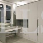 Шкаф вокруг окна в стиле минимализм цвета Белый, Светло-серый / Белый софт (4 двери) Фото 1