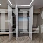 Шкаф в гостиную в стиле модерн цвета Диамант серый / Серый шелк (8 дверей) Фото 5