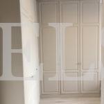 Распашной шкаф в классическом стиле цвета Серый камень / Кофе софт (6 дверей) Фото 2