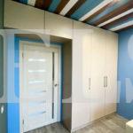 Распашной шкаф в стиле минимализм цвета Перламутр / Перламутр (5 дверей) Фото 1