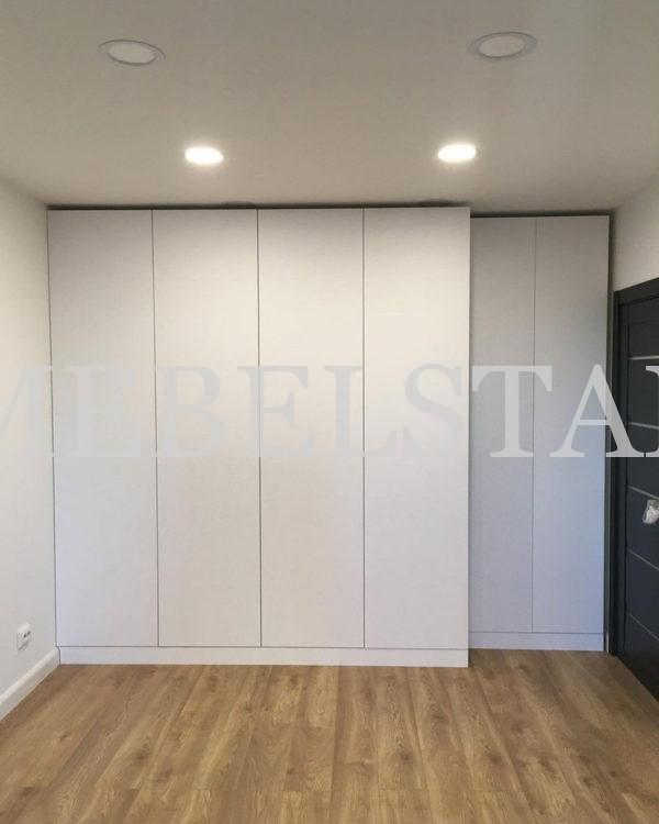 Распашной шкаф в стиле минимализм цвета Белый / Белый (6 дверей)
