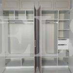 Распашной шкаф в классическом стиле цвета Белый / Гелиотроп (4 двери) Фото 2