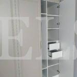 Распашной шкаф в классическом стиле цвета Белый / Гелиотроп (4 двери) Фото 3