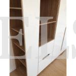 Распашной шкаф в стиле модерн цвета Дуб шамони темный / Белый глянец (3 двери) Фото 3