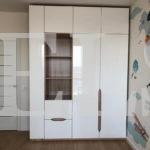Распашной шкаф в стиле модерн цвета Дуб шамони темный / Белый глянец (3 двери) Фото 4