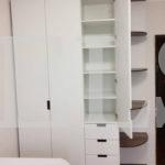 Распашной шкаф в стиле модерн цвета Белый, Ясень шимо темный / Белый (3 двери) Фото 3