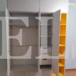 Распашной шкаф в стиле хай-тек цвета Желтый, Серый / Серый (4 двери) Фото 4