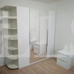 Зеркальный шкаф в стиле минимализм цвета Белый / Белый, Серебро (4 двери) Фото 1