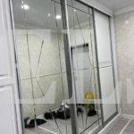 Зеркальный шкаф в классическом стиле цвета Белый / Белый, Серебро (4 двери) Фото 7