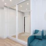 Зеркальный шкаф в стиле минимализм цвета Белый / Серебро (2 двери) Фото 1