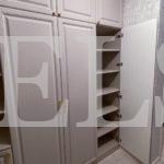 Шкаф с фасадами МДФ в пленке в классическом стиле цвета Перламутр / Панакота софт (4 двери) Фото 3