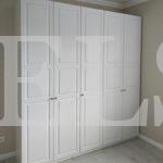 Распашной шкаф в классическом стиле цвета Белый / Белый (5 дверей) Фото 1