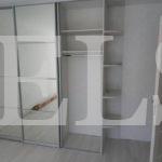 Зеркальный шкаф в стиле минимализм цвета Дуб атланта / Серебро (3 двери) Фото 2