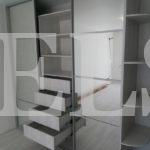 Зеркальный шкаф в стиле минимализм цвета Дуб атланта / Серебро (3 двери) Фото 4