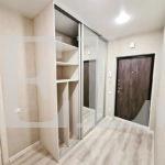 Зеркальный шкаф в стиле минимализм цвета Дуб млечный / Серебро (3 двери) Фото 2