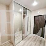 Зеркальный шкаф в стиле минимализм цвета Дуб млечный / Серебро (3 двери) Фото 3