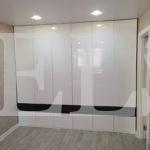 Шкаф с фасадами МДФ в пленке в стиле хай-тек цвета Белый / Белый глянец (6 дверей) Фото 1