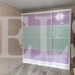 Стеклянный шкаф в стиле хай-тек цвета Дуб атланта / Светло-серый, Сиреневый (3 двери) Фото 1