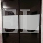 Стеклянный шкаф в стиле хай-тек цвета Черный / Белый, Черный (2 двери) Фото 1