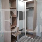 Стеклянный шкаф в стиле модерн цвета Туя светлая / Белый, Серый (3 двери) Фото 2