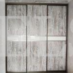 Шкаф с фасадами ЛДСП в стиле лофт цвета Серый / Сосна пасадена (3 двери) Фото 2