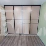 Шкаф с фасадами ЛДСП в стиле модерн цвета Белый / Бежевый (4 двери) Фото 1