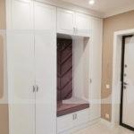 Шкаф с крашеными фасадами в стиле неоклассика цвета Белый / Белый (5 дверей) Фото 2