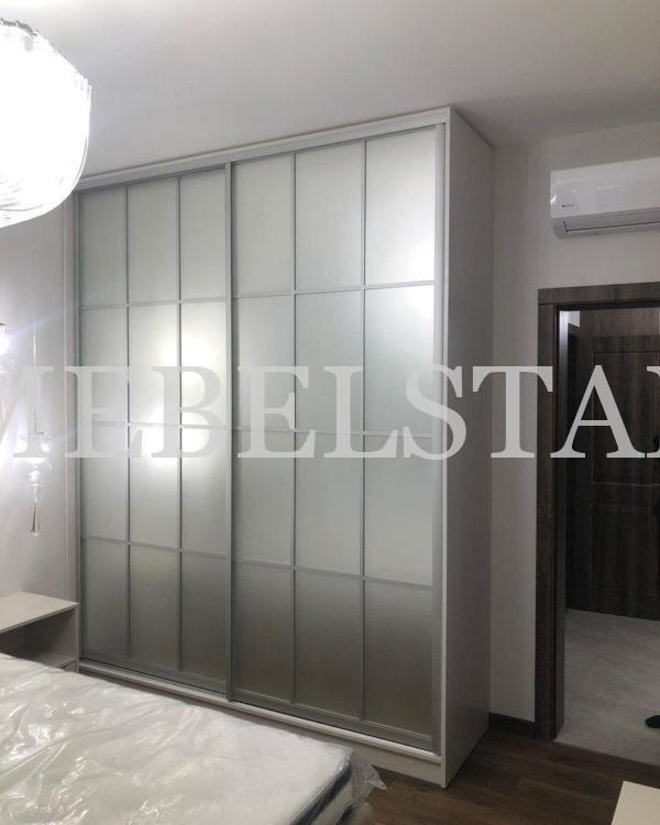 Стеклянный шкаф в стиле модерн цвета Белый / Серый (2 двери)