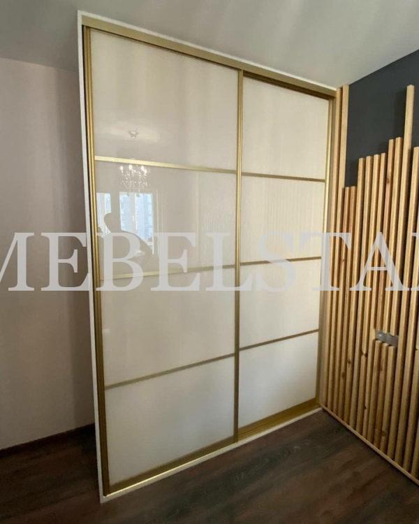 Стеклянный шкаф в стиле модерн цвета Белый / Белый (2 двери)