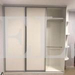 Шкаф с фасадами ЛДСП в стиле минимализм цвета Белый / Белый (3 двери) Фото 4