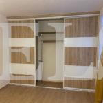 Шкаф с фасадами ЛДСП в стиле модерн цвета Кокоболо натуральный / Белый, Кокоболо натуральный (3 двери) Фото 4