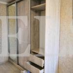 Шкаф с фасадами ЛДСП в стиле лофт цвета Сосна аланд белая / Сосна аланд белая (3 двери) Фото 4