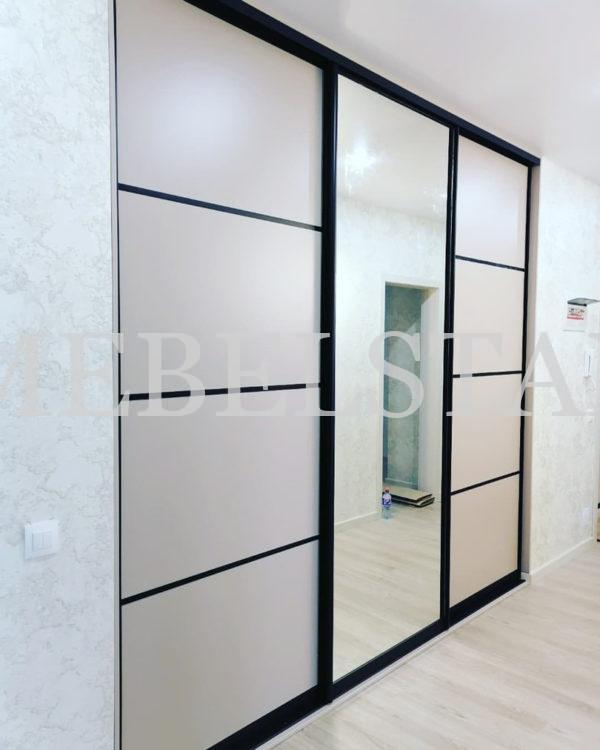 Шкаф с фасадами ЛДСП в стиле модерн цвета Серый / Кашемир серый (3 двери)