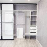 Стеклянный шкаф в стиле минимализм цвета Белый / Белый (4 двери) Фото 6