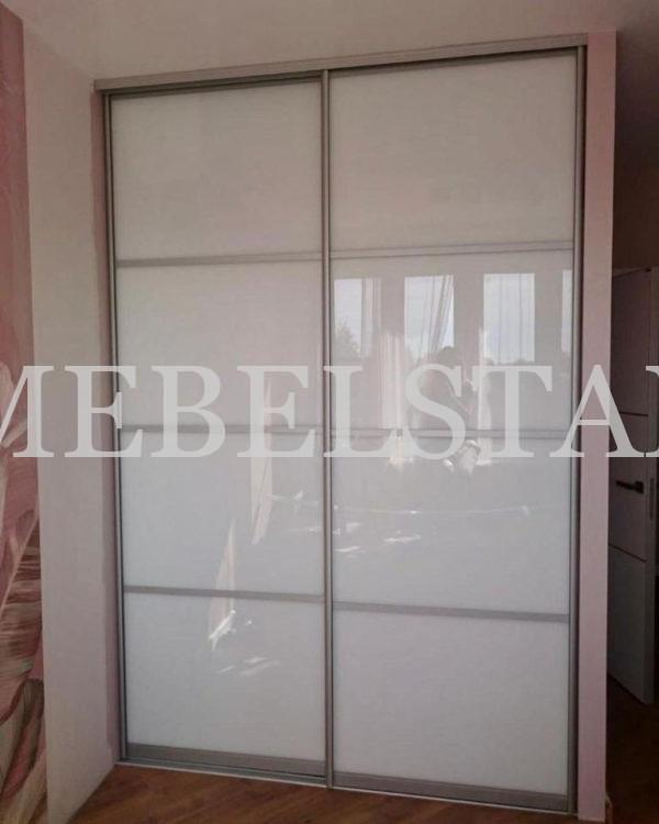 Стеклянный шкаф в стиле минимализм цвета Белый / Белый (2 двери)