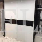 Стеклянный шкаф в стиле минимализм цвета Черный / Белый, Черный (2 двери) Фото 2
