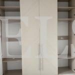 Шкаф в спальню в стиле хай-тек цвета Серый кубанит / Серый (4 двери) Фото 3