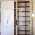Шкаф в спальню в стиле кантри цвета Дуб галифакс табак / Белый (5 дверей) Фото 2