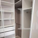 Гардеробный шкаф в стиле модерн цвета Белый / Серебро (3 двери) Фото 4