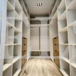 Гардеробный шкаф в стиле кантри цвета Белый, Дуб гамильтон натуральный / Дуб гамильтон натуральный (0 дверей) Фото 1