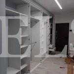 Шкаф в нишу в стиле минимализм цвета Белый / Белый глянец (8 дверей) Фото 2