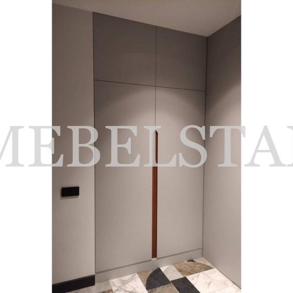 Шкаф в нишу в стиле минимализм цвета Белый / Серый (2 двери)